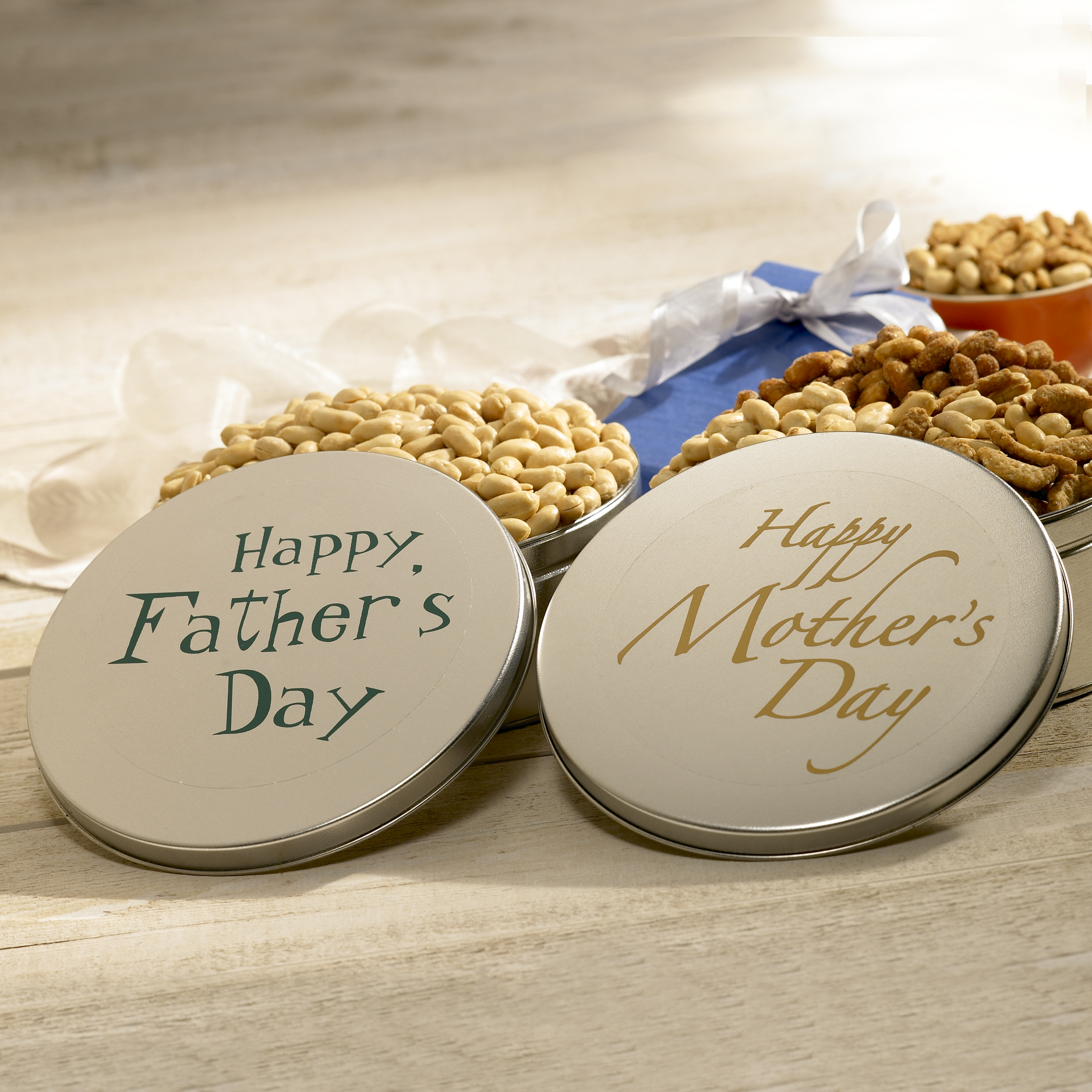 Happy Mother's Day and Father's Day tins