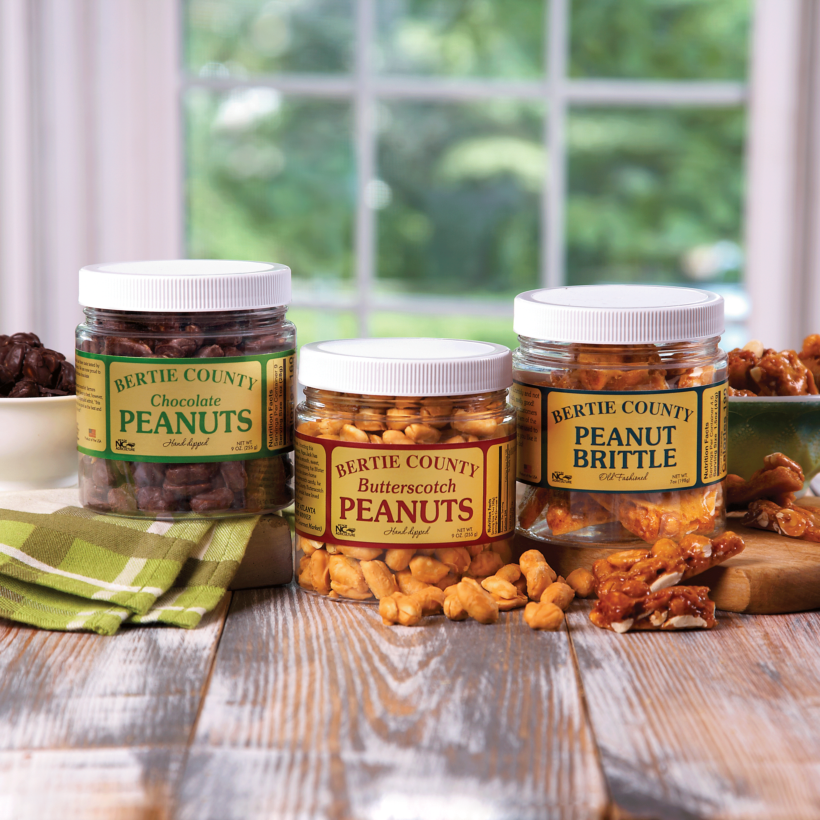 Gift set of sweet peanuts